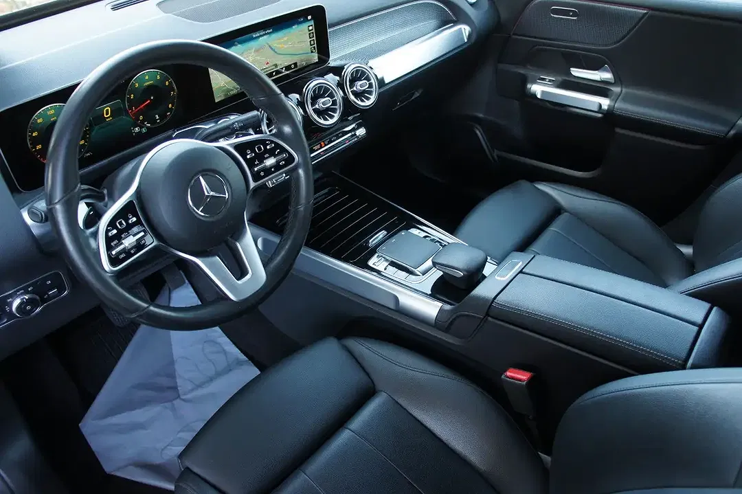 Mercedes-Benz GLB 200 - Thumbnail 12