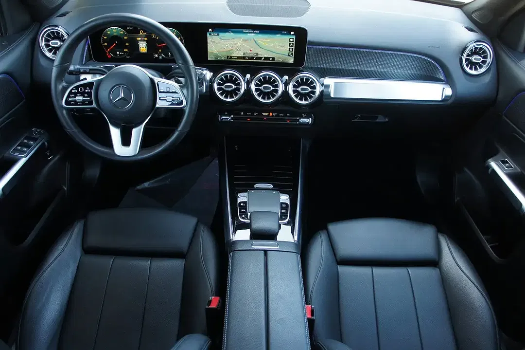 Mercedes-Benz GLB 200 - Thumbnail 13