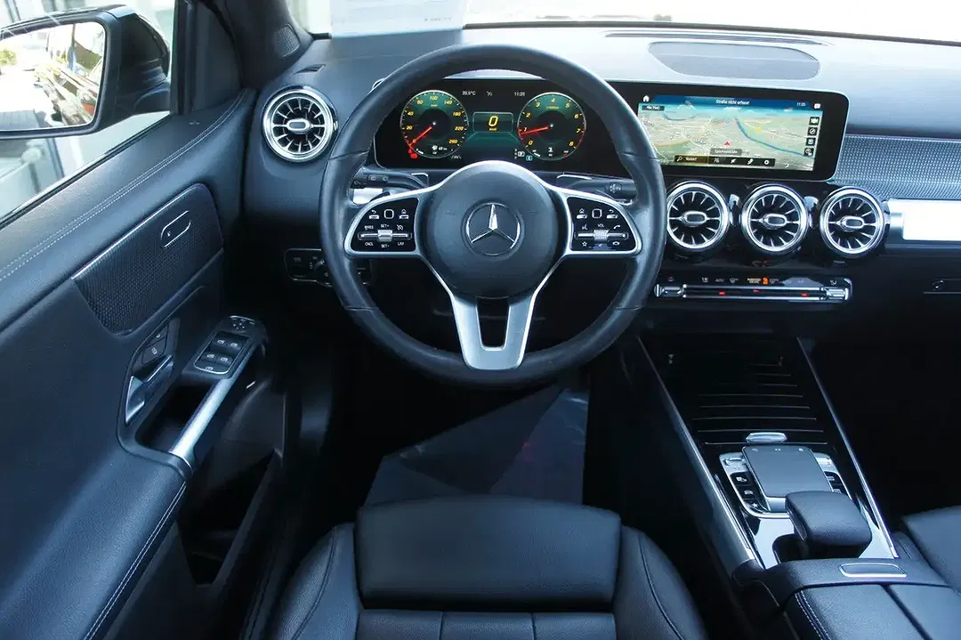 Mercedes-Benz GLB 200 - Thumbnail 14