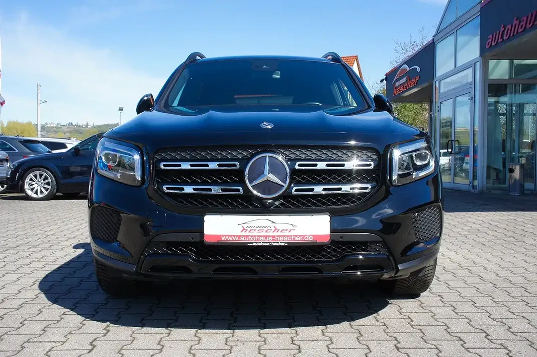 Mercedes-Benz GLB 200 - Thumbnail 2