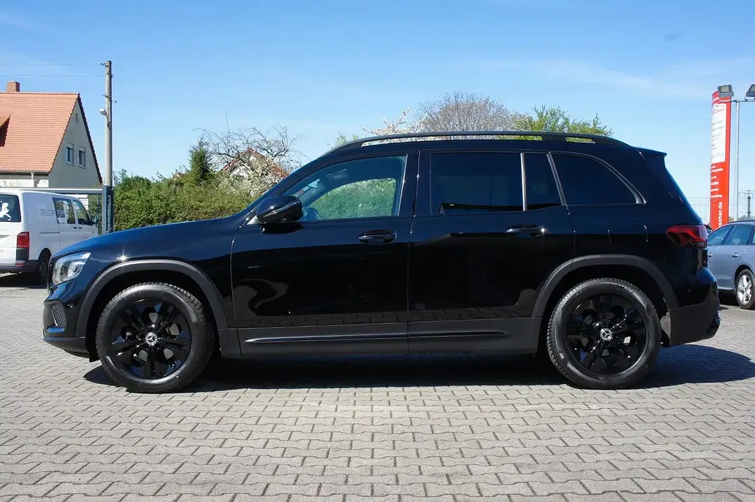 Mercedes-Benz GLB 200 - Thumbnail 4