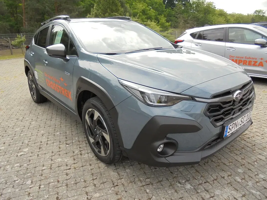 Subaru Crosstrek - Thumbnail 4