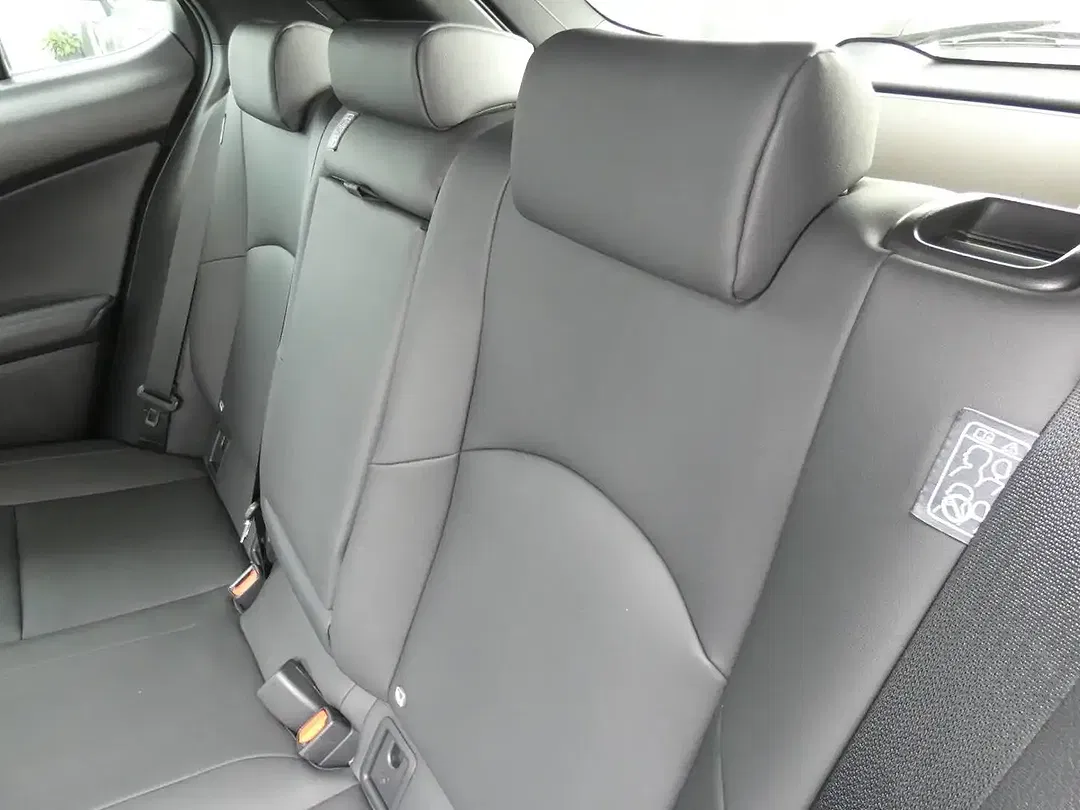 Lexus UX 250h - Thumbnail 11