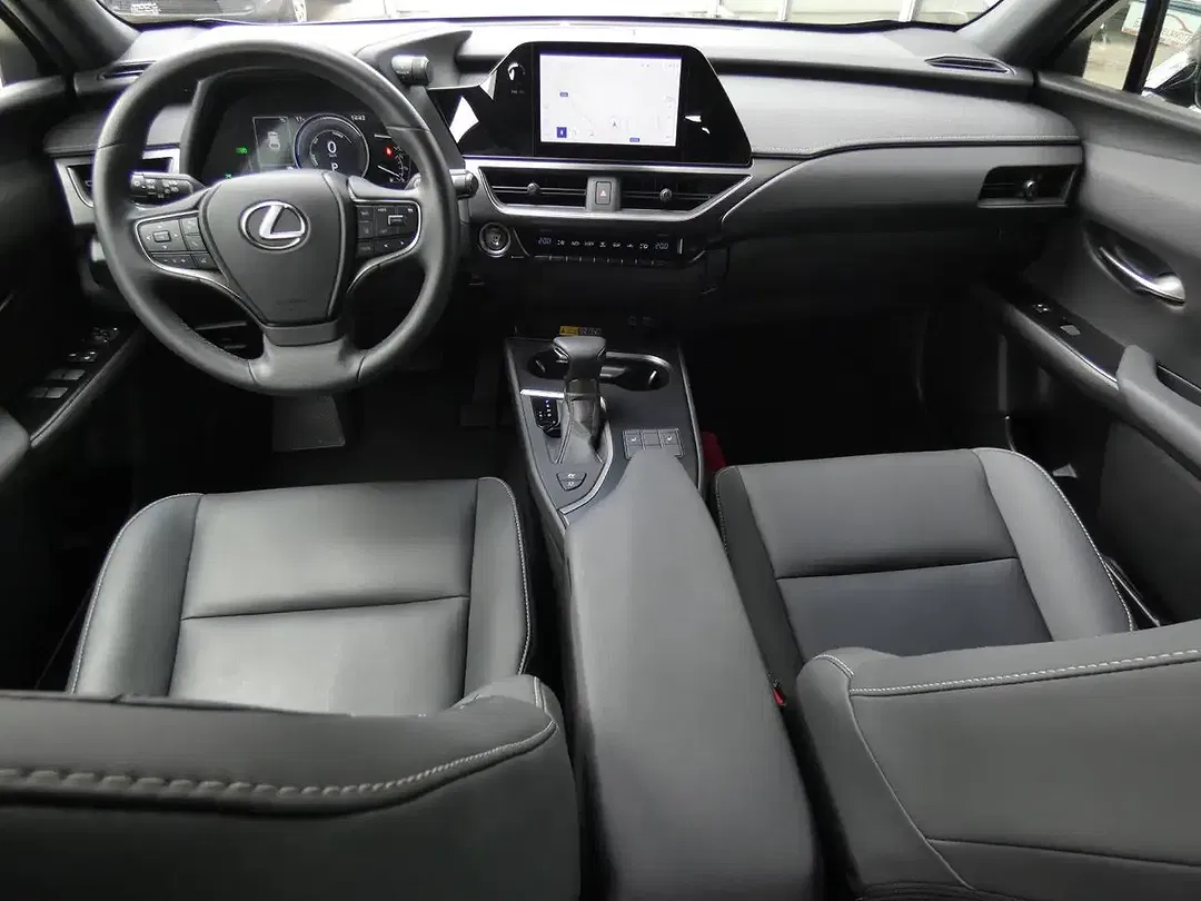 Lexus UX 250h - Thumbnail 12