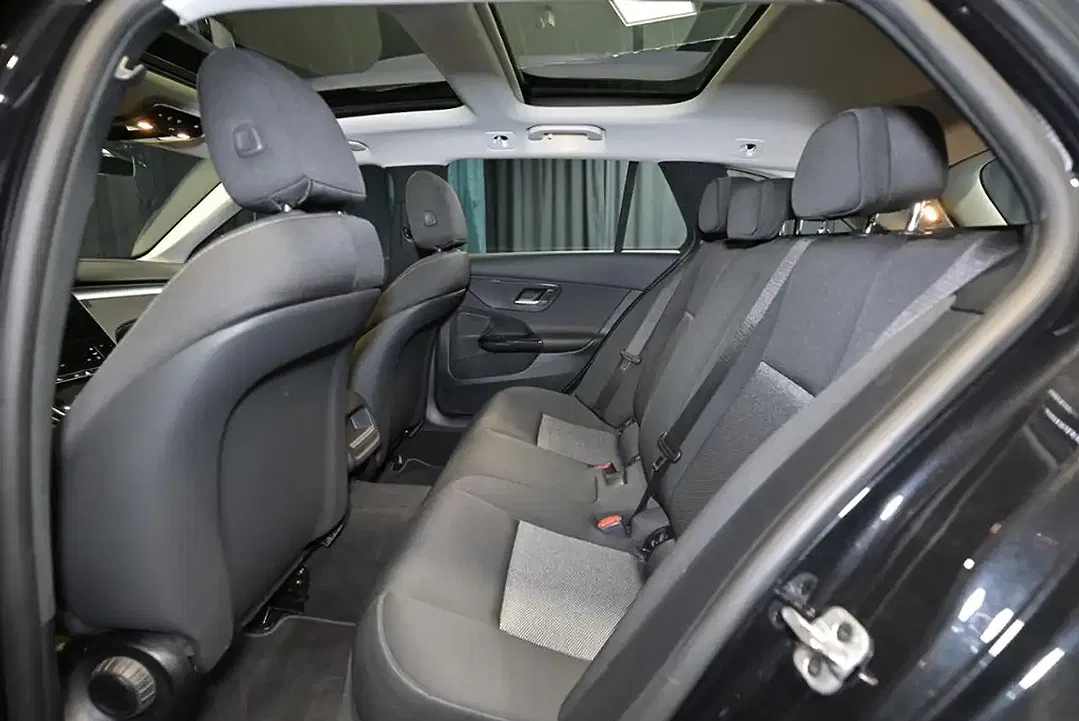 Mercedes-Benz C 200 - Thumbnail 6