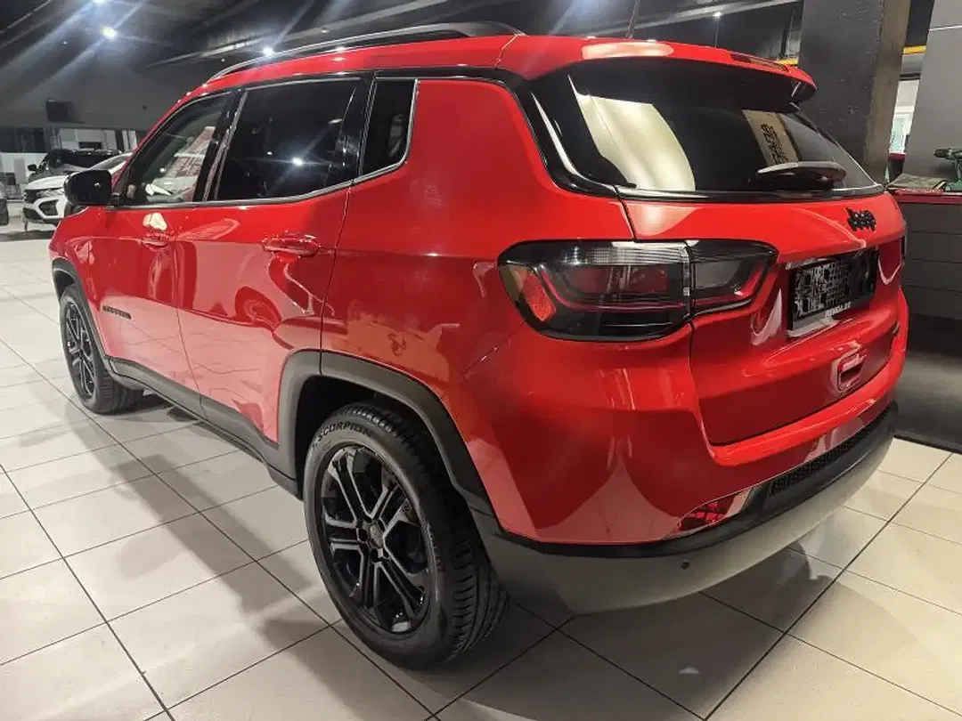 Jeep Compass - Thumbnail 4