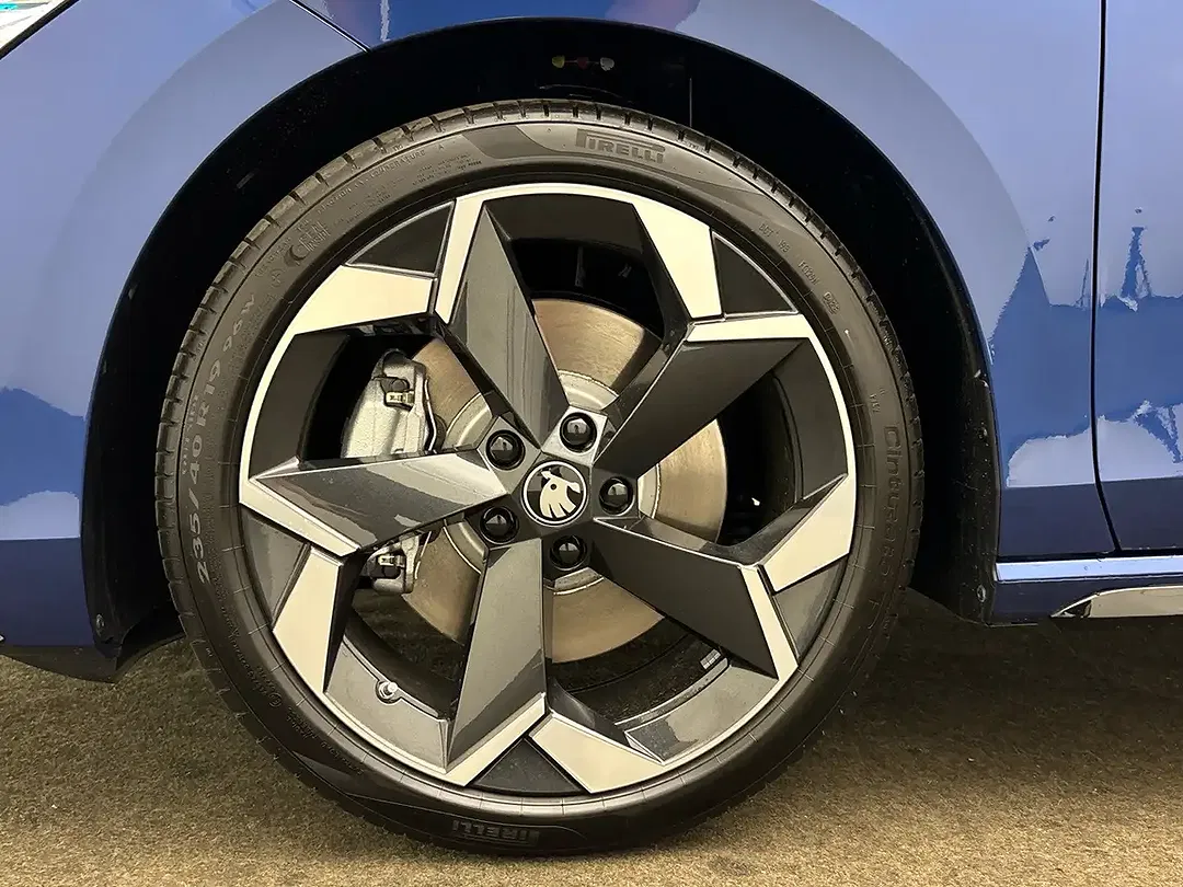 Skoda Superb - Thumbnail 6