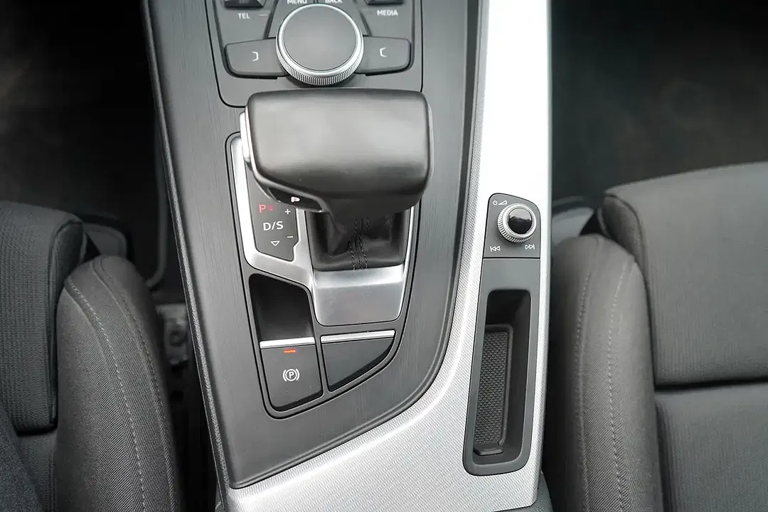 Audi A4 - Thumbnail 14