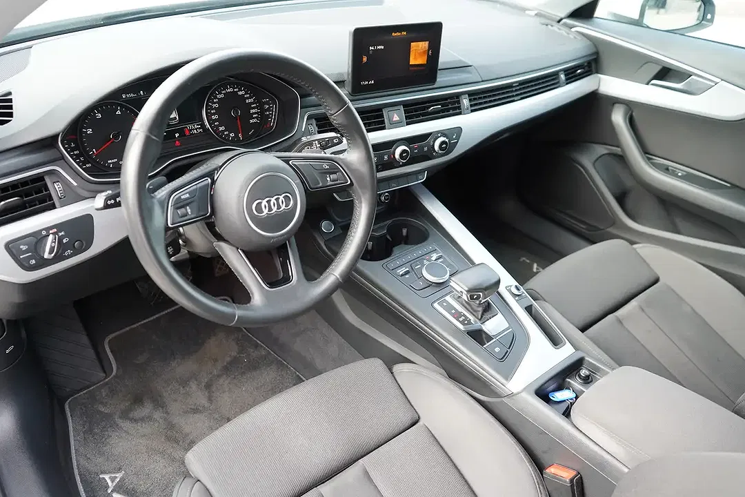 Audi A4 - Thumbnail 6