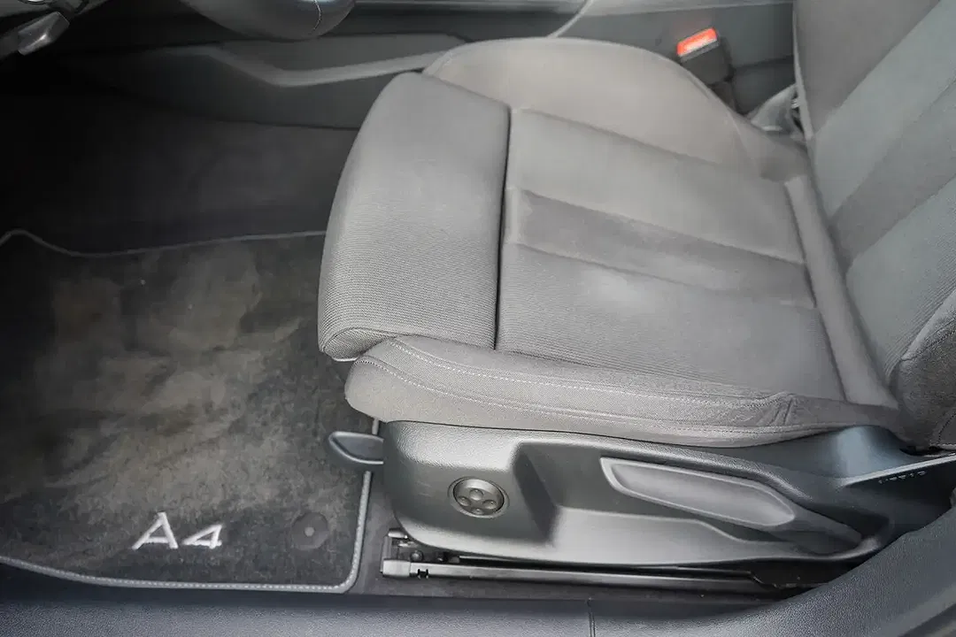 Audi A4 - Thumbnail 7