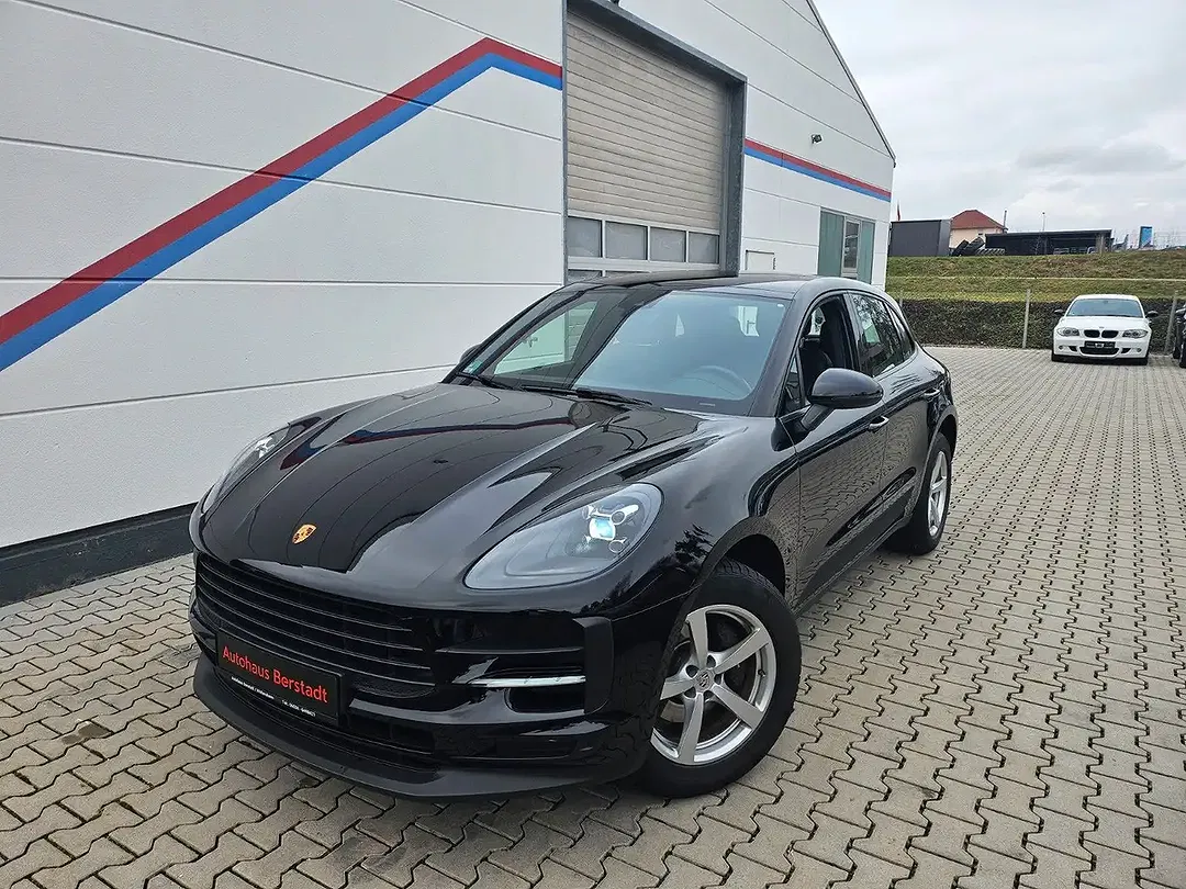 Porsche Macan - Thumbnail 2