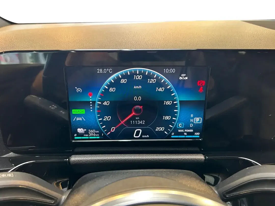 Mercedes-Benz EQA 250 - Thumbnail 13