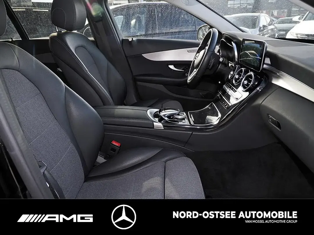 Mercedes-Benz C 300 - Thumbnail 11