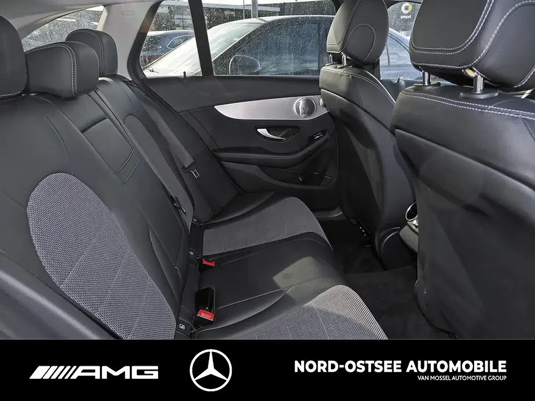 Mercedes-Benz C 300 - Thumbnail 13