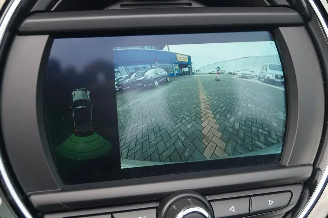 MINI Cooper Cabrio - Thumbnail 13