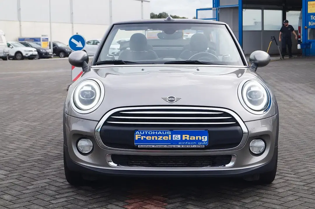 MINI Cooper Cabrio - Thumbnail 2