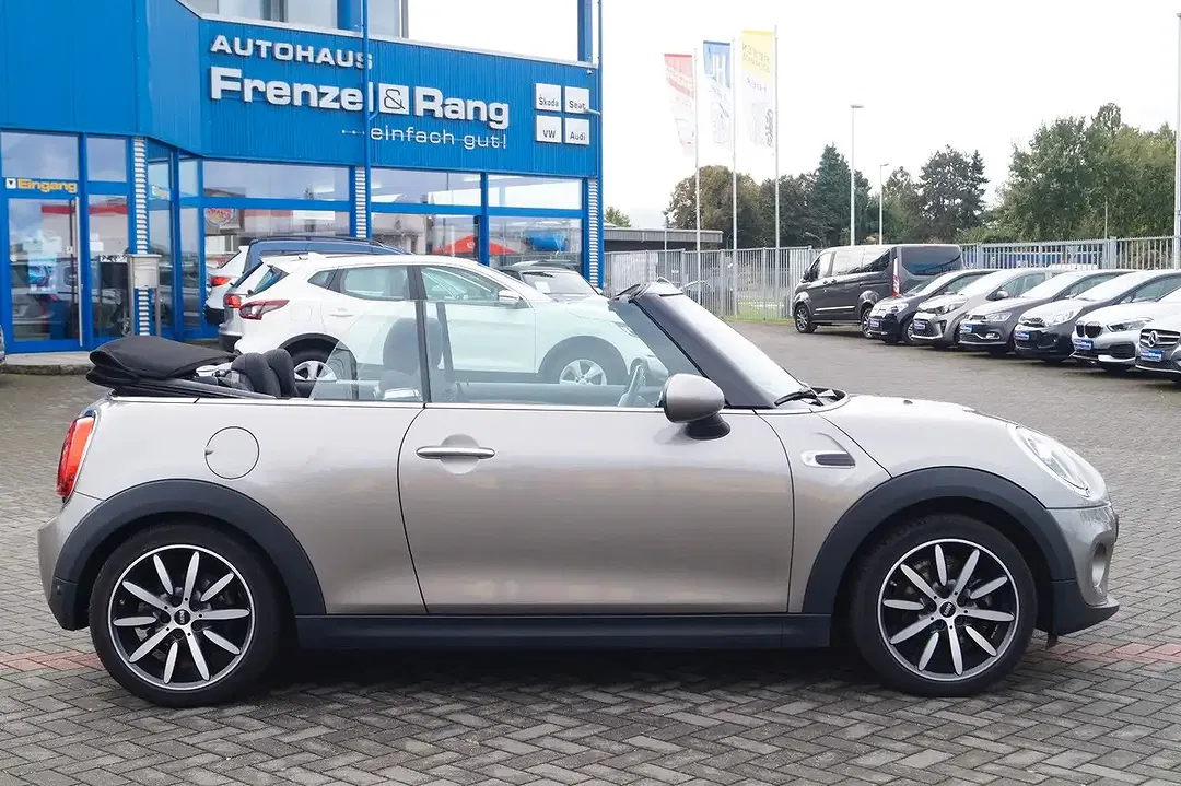 MINI Cooper Cabrio - Thumbnail 3