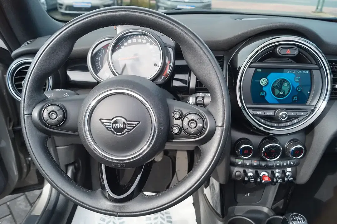 MINI Cooper Cabrio - Thumbnail 9