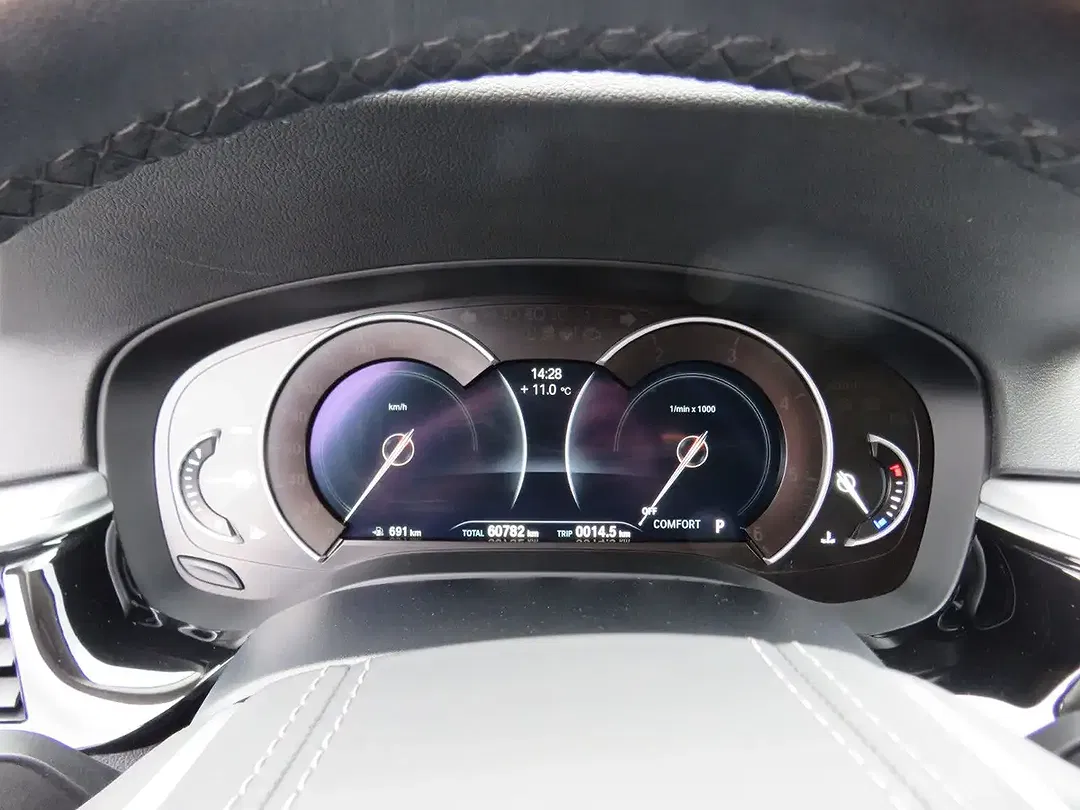 BMW 520 - Thumbnail 12