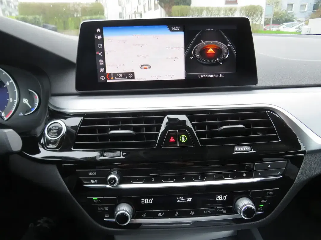 BMW 520 - Thumbnail 13