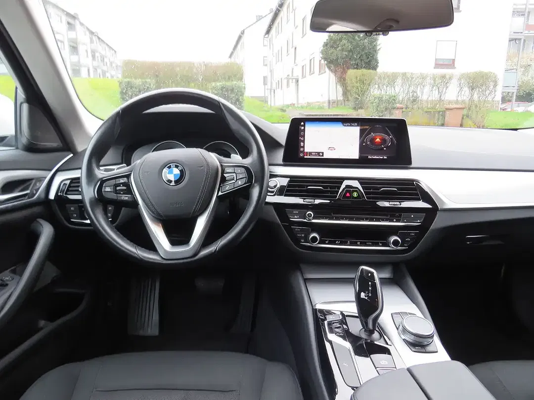 BMW 520 - Thumbnail 9