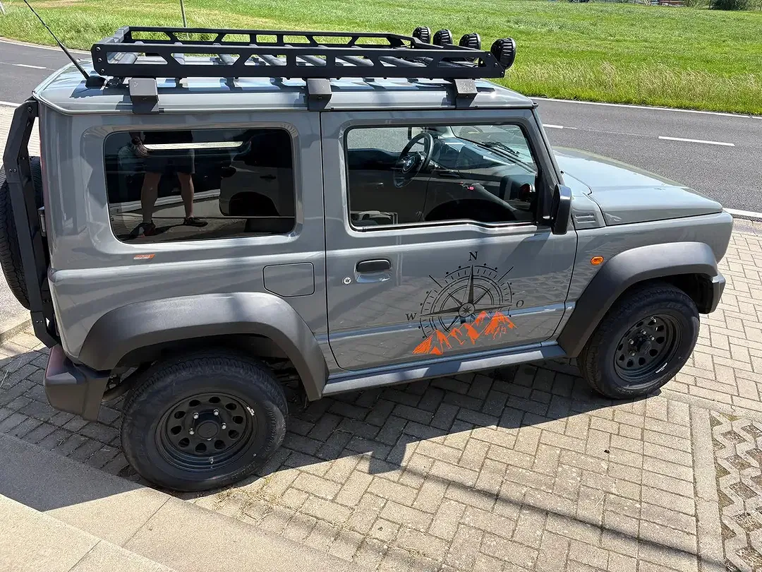 Suzuki Jimny - Thumbnail 4