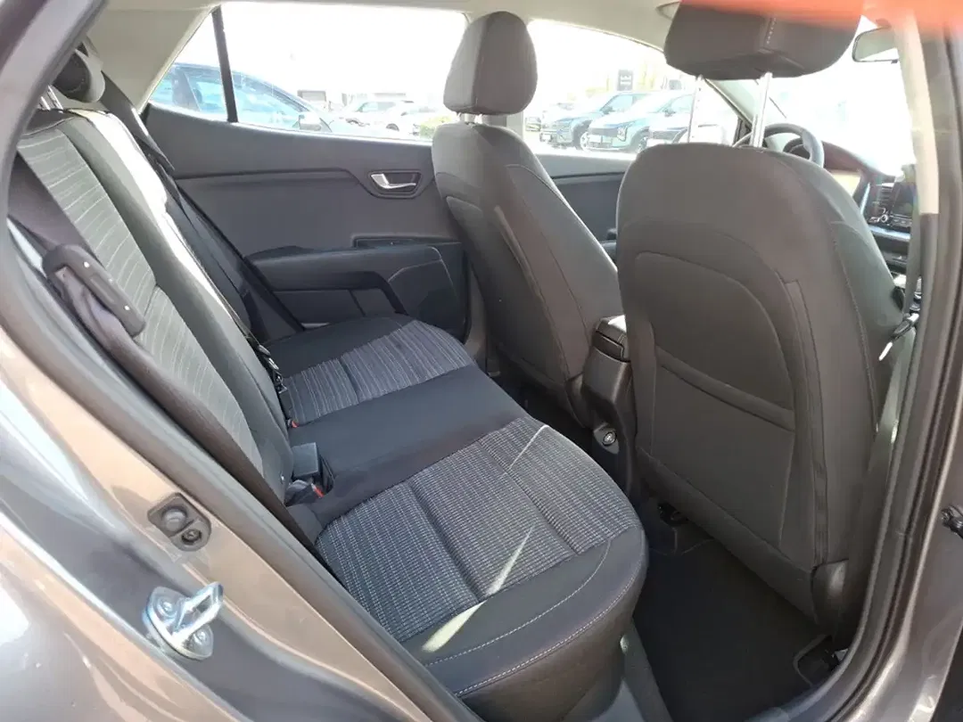 Kia Stonic - Thumbnail 8
