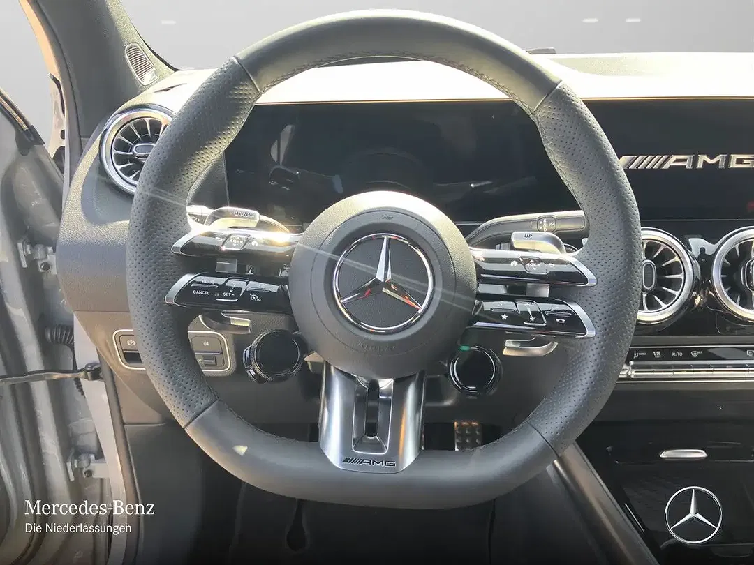 Mercedes-Benz GLA 35 AMG - Thumbnail 10