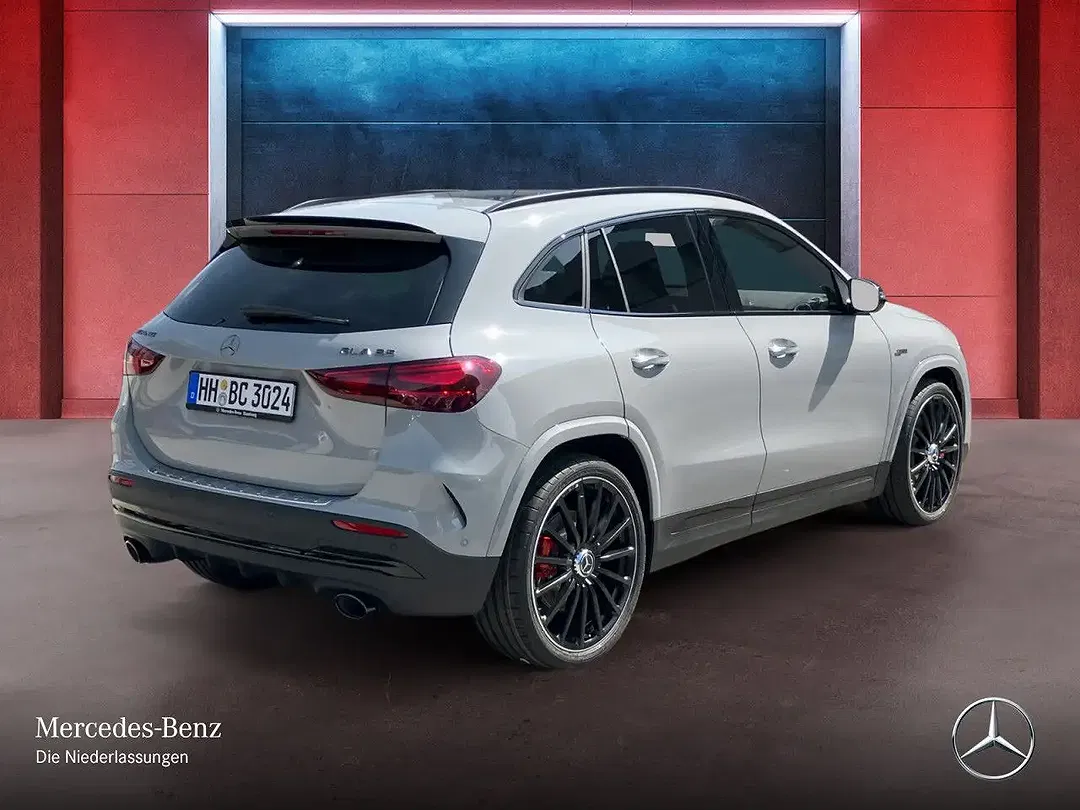 Mercedes-Benz GLA 35 AMG - Thumbnail 4