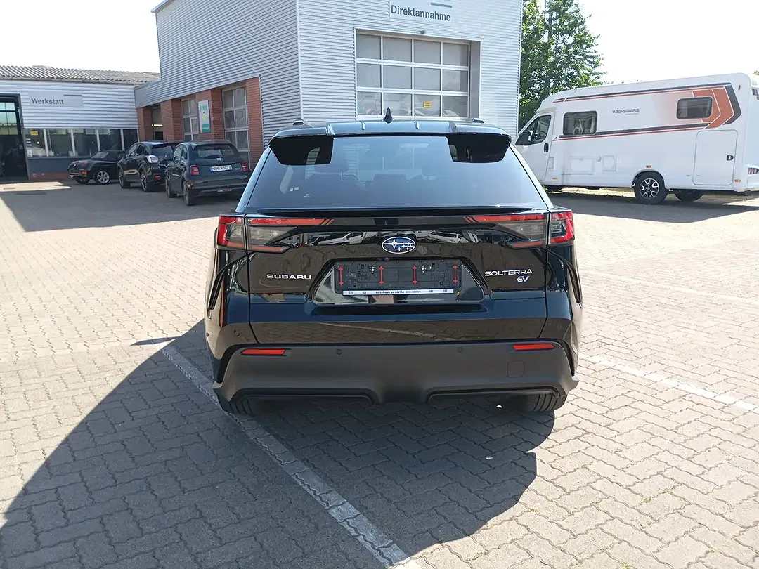 Subaru Solterra - Thumbnail 3