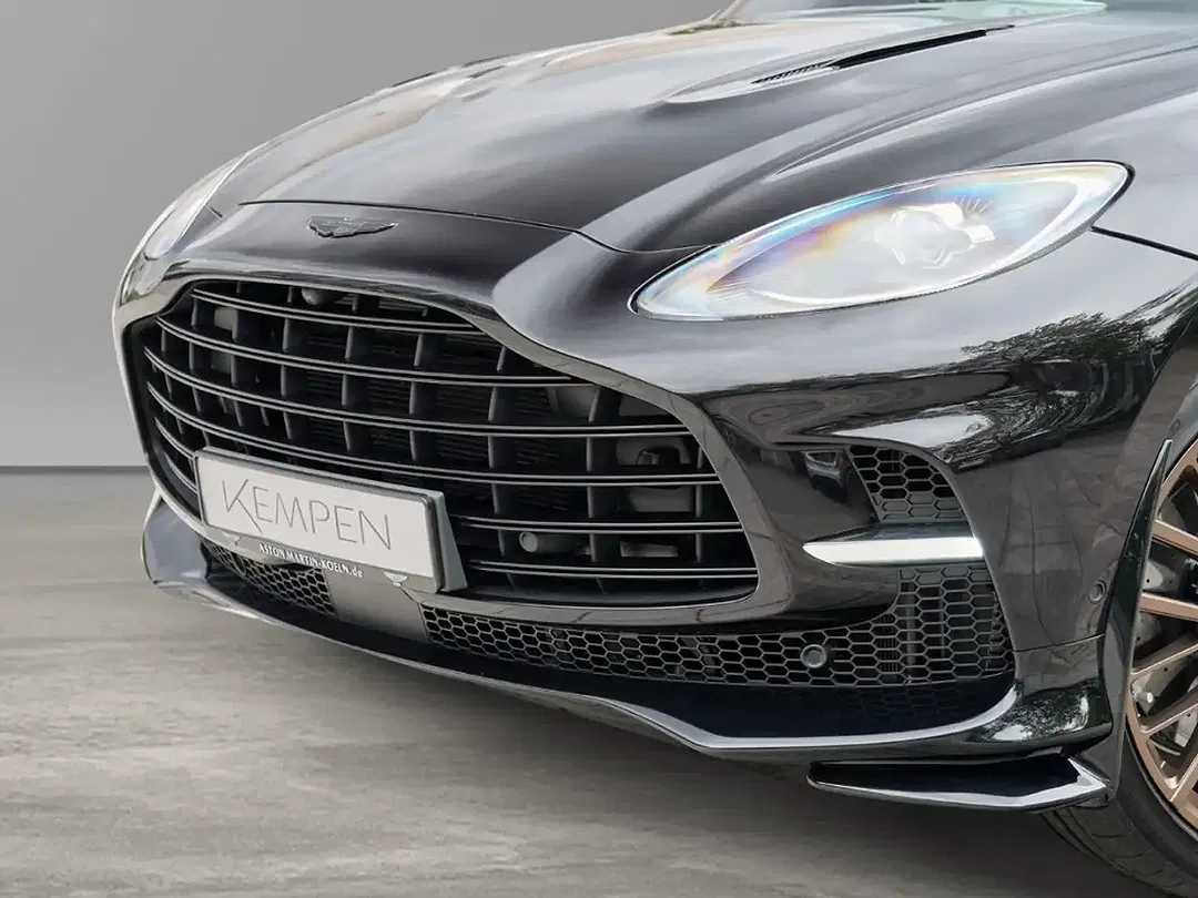 Aston Martin DBX - Thumbnail 10