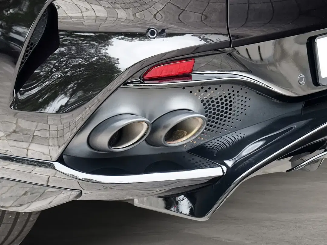 Aston Martin DBX - Thumbnail 15
