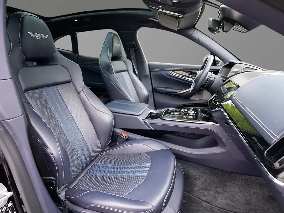 Aston Martin DBX - Thumbnail 34