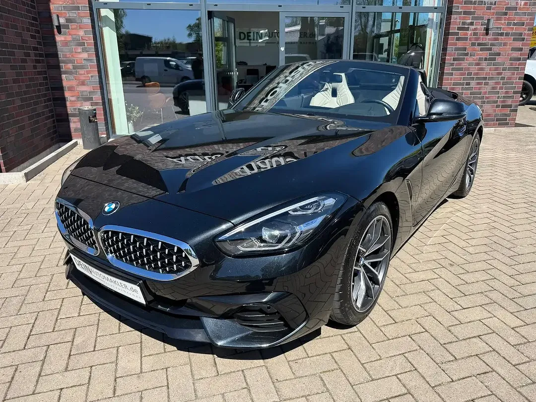 BMW Z4 - Thumbnail 2