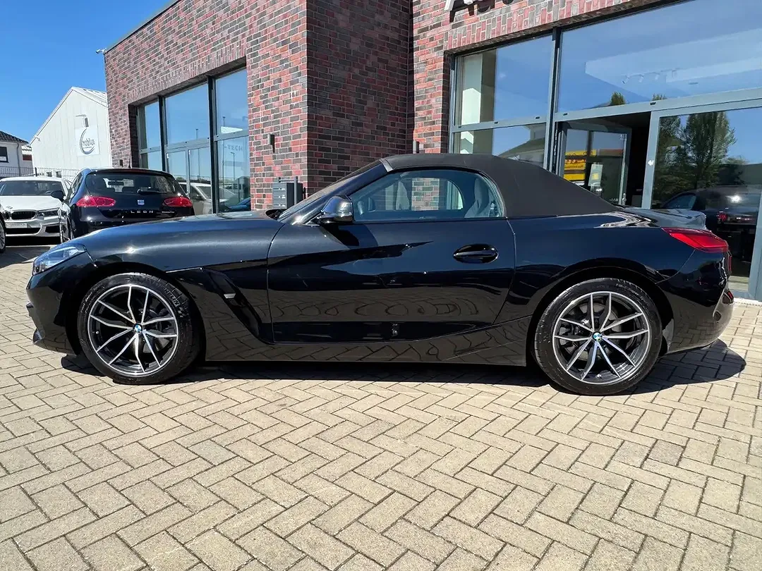 BMW Z4 - Thumbnail 3