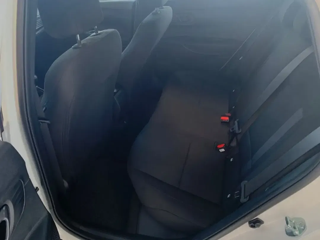 Hyundai i20 - Thumbnail 9