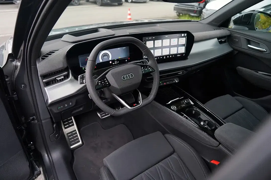 Audi Q3 - Thumbnail 10