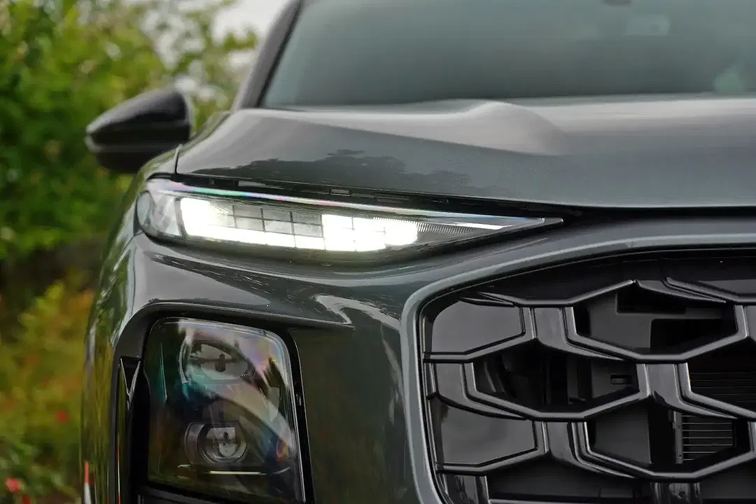 Audi Q3 - Thumbnail 4