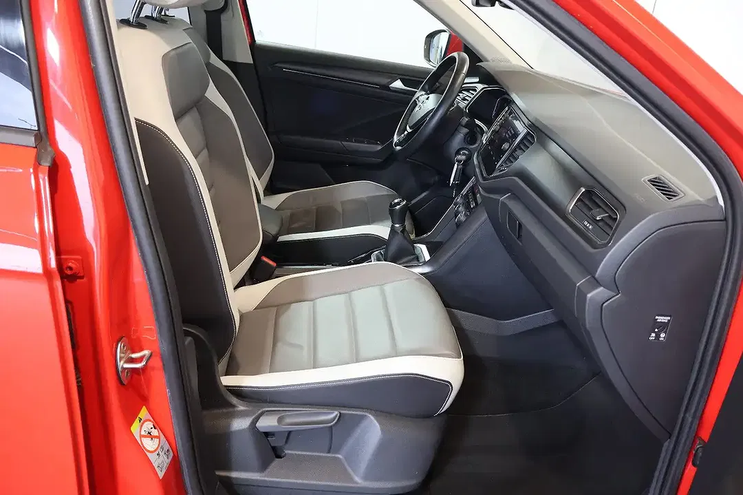 Volkswagen T-Roc - Thumbnail 13