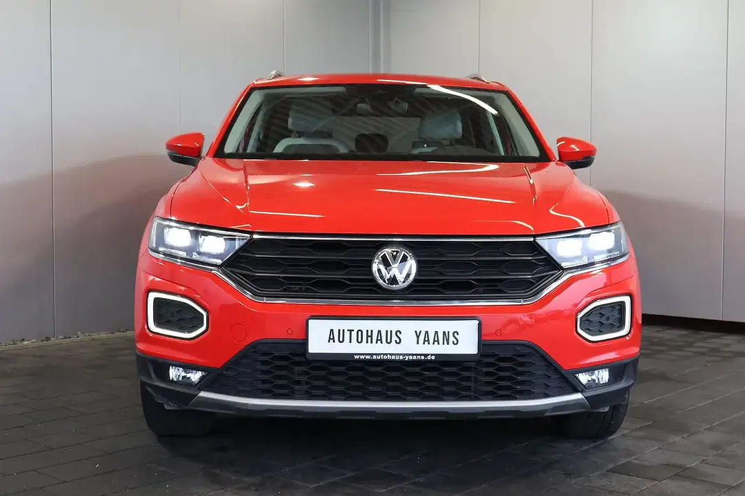 Volkswagen T-Roc - Thumbnail 2