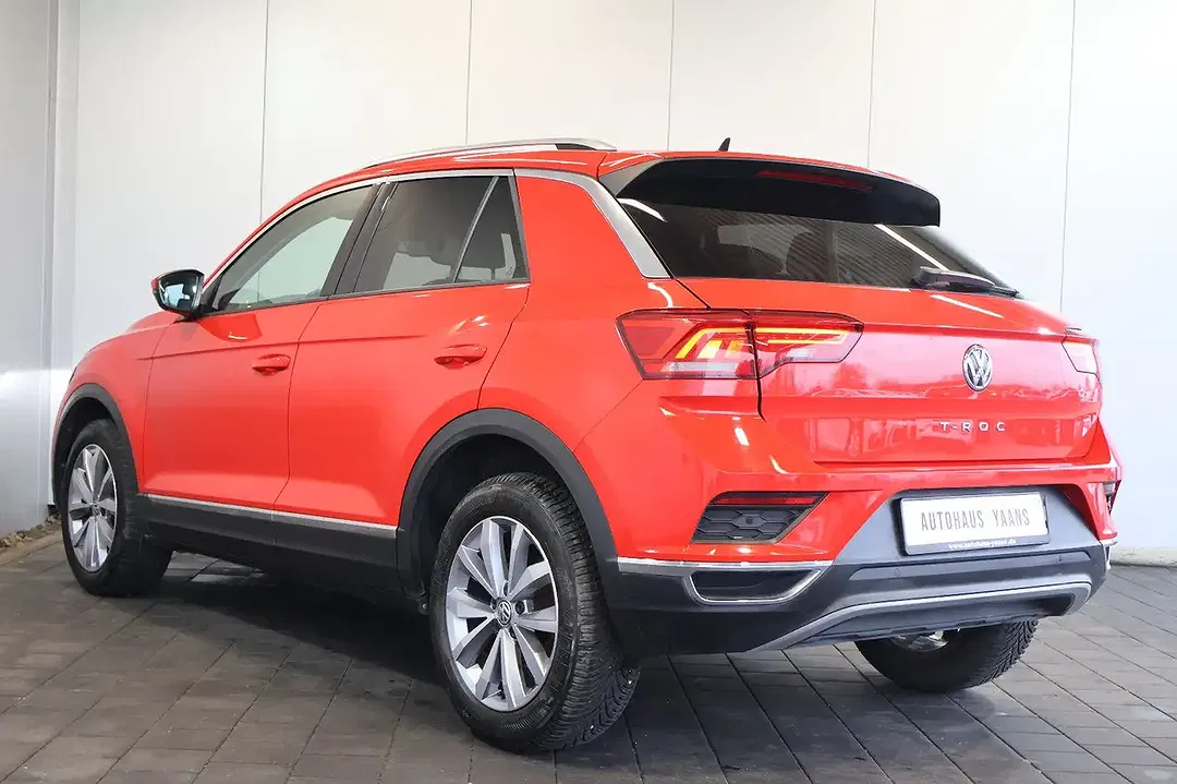 Volkswagen T-Roc - Thumbnail 6