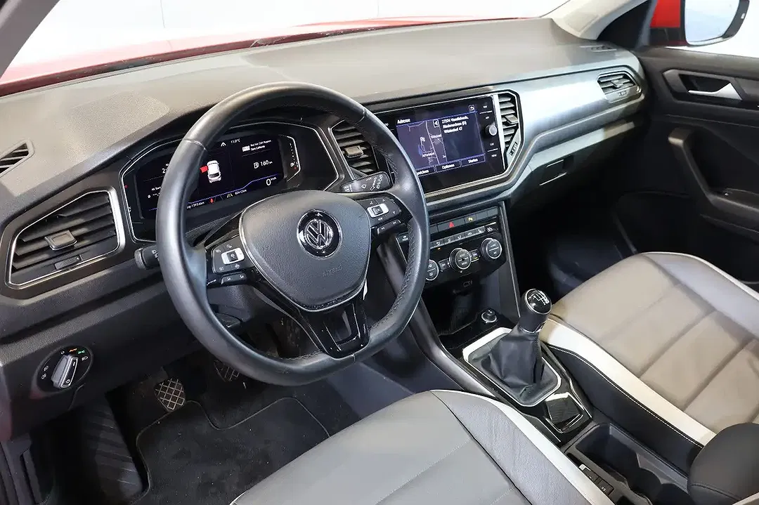 Volkswagen T-Roc - Thumbnail 9