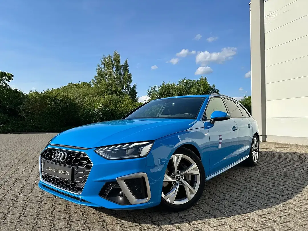 Audi A4 - Thumbnail 1