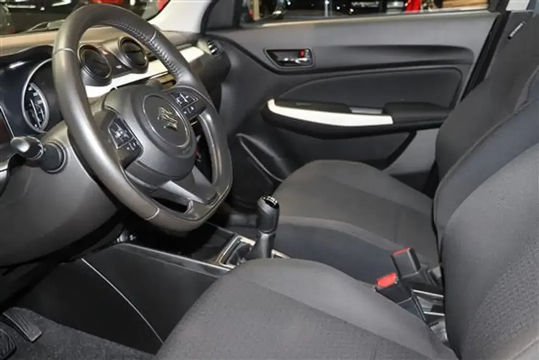Suzuki Swift - Thumbnail 7