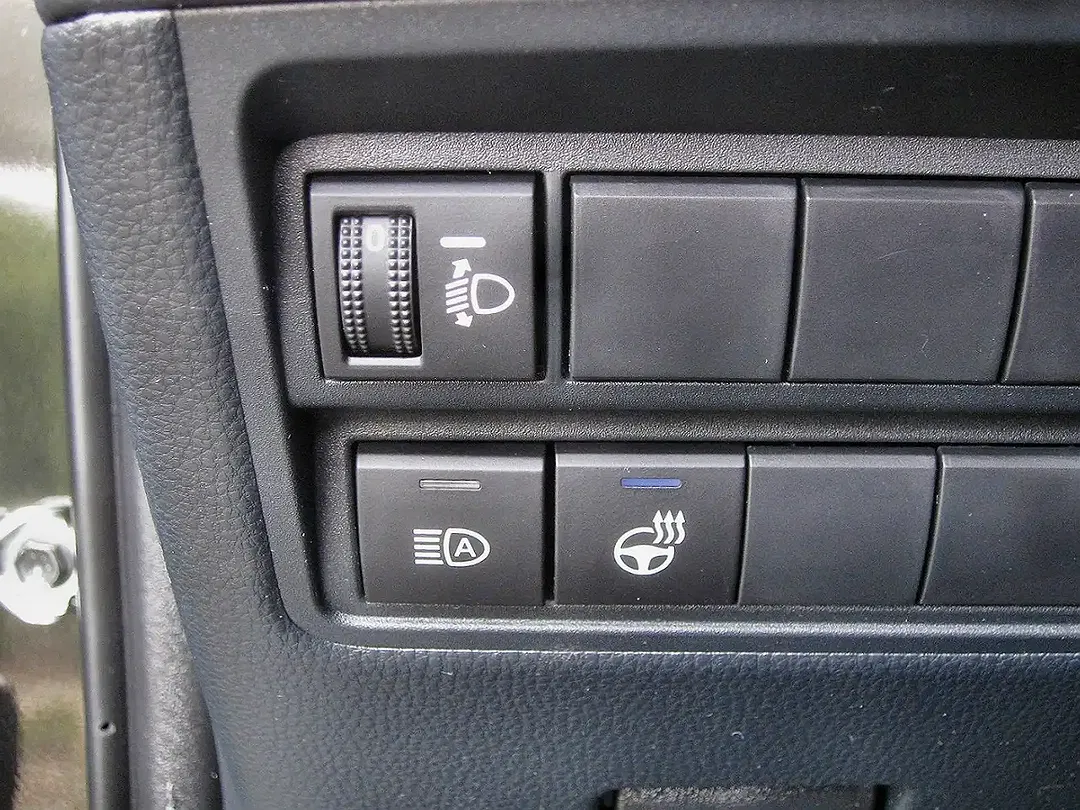 Toyota Yaris - Thumbnail 13