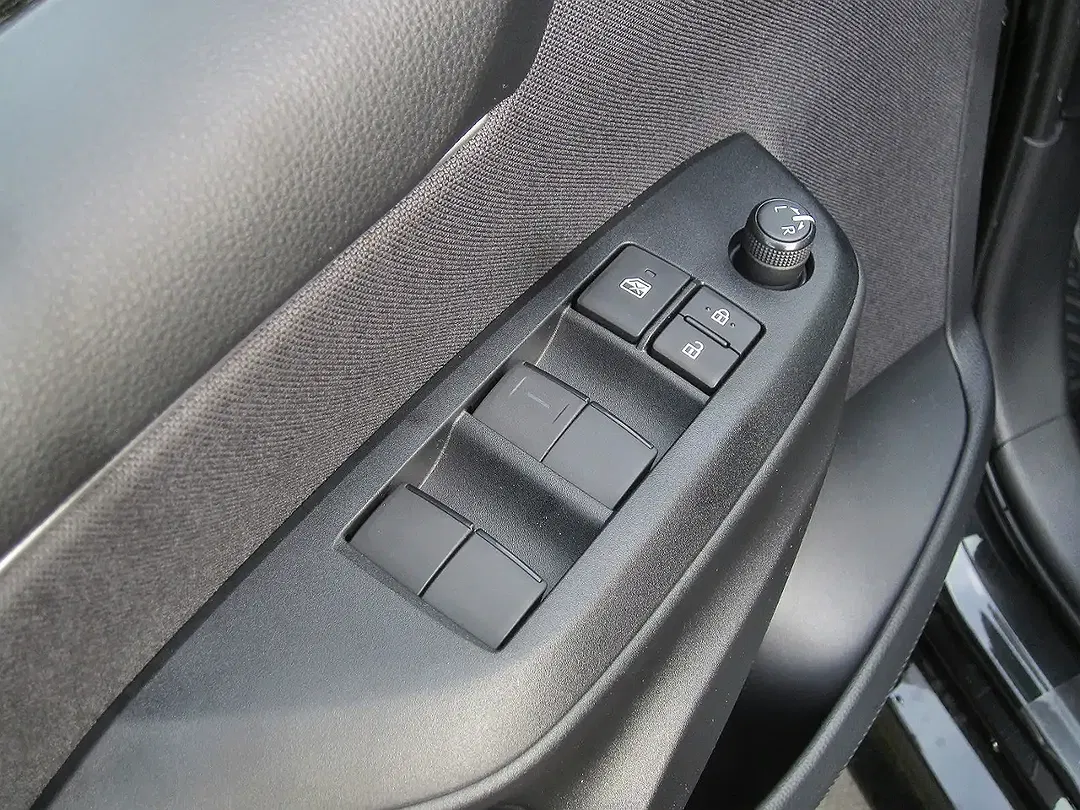 Toyota Yaris - Thumbnail 14