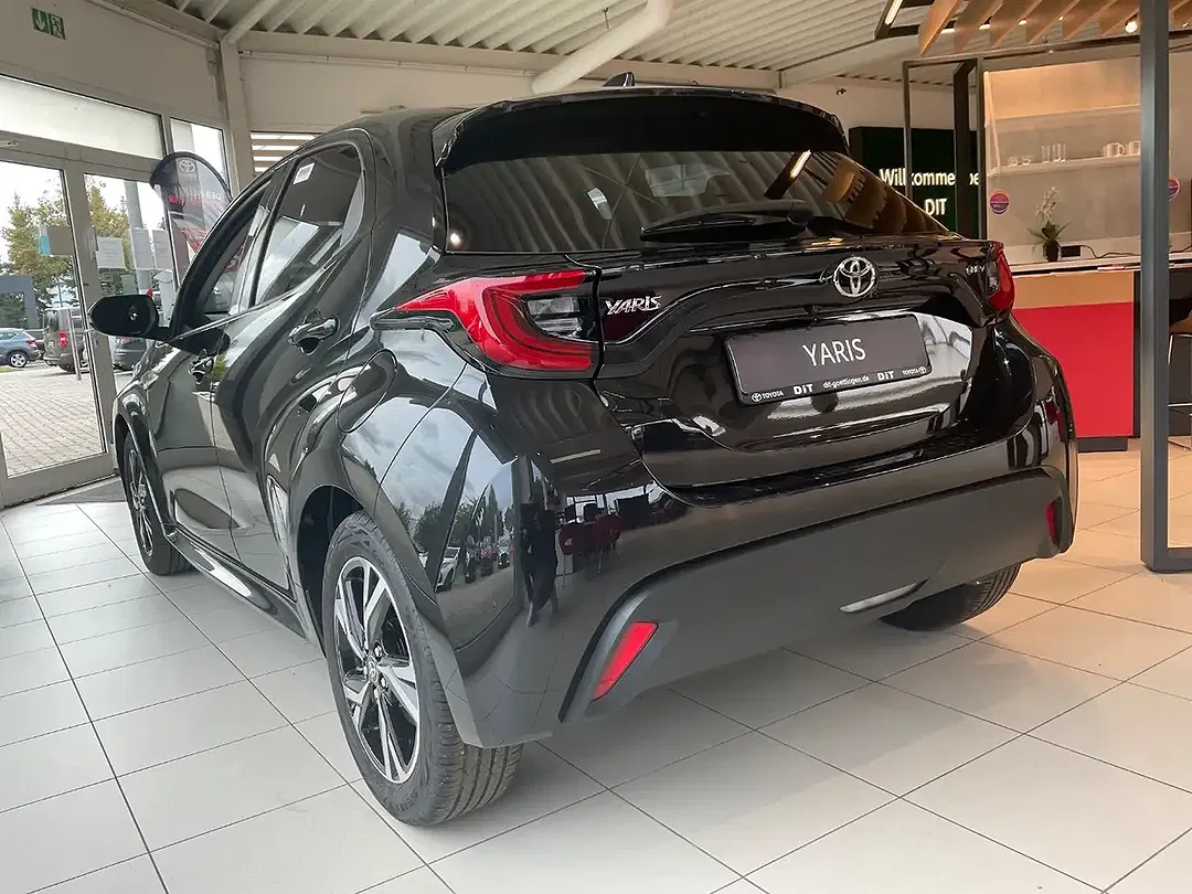 Toyota Yaris - Thumbnail 1