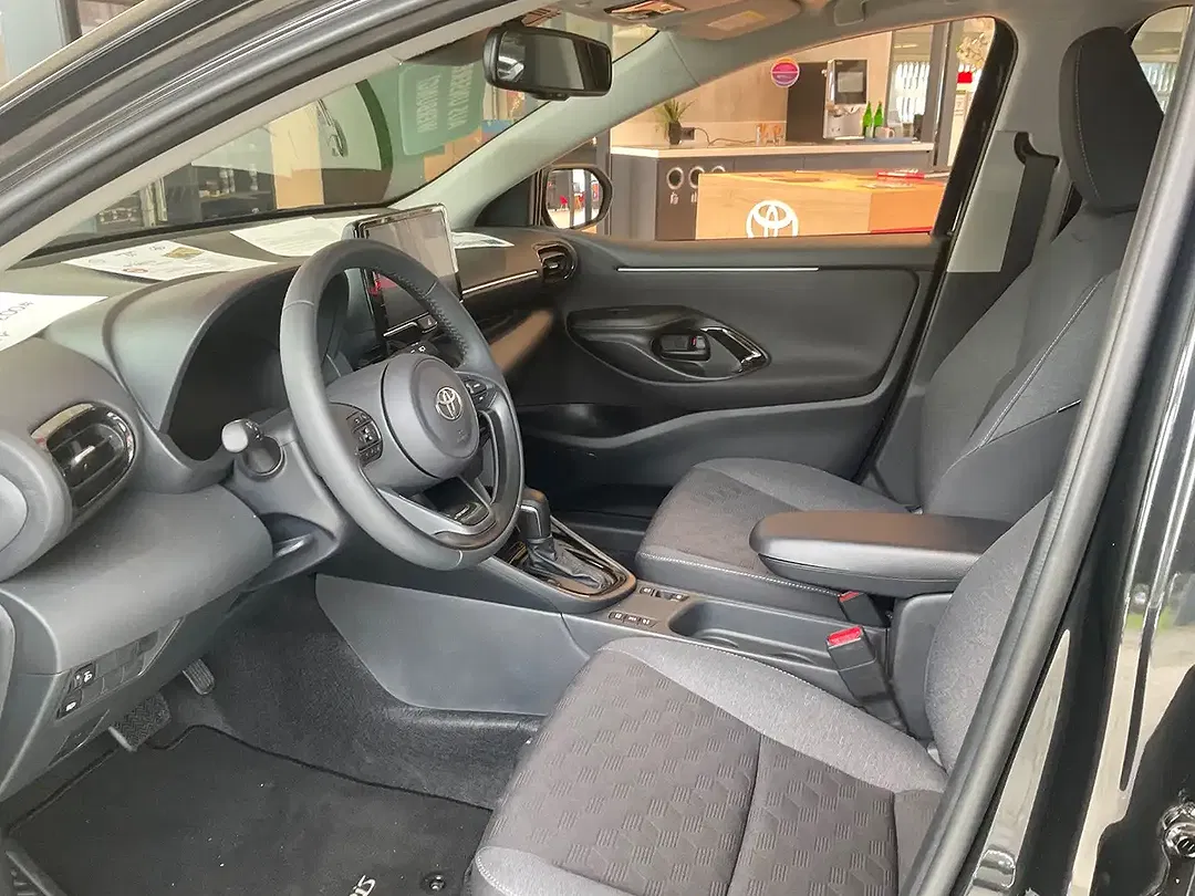 Toyota Yaris - Thumbnail 4