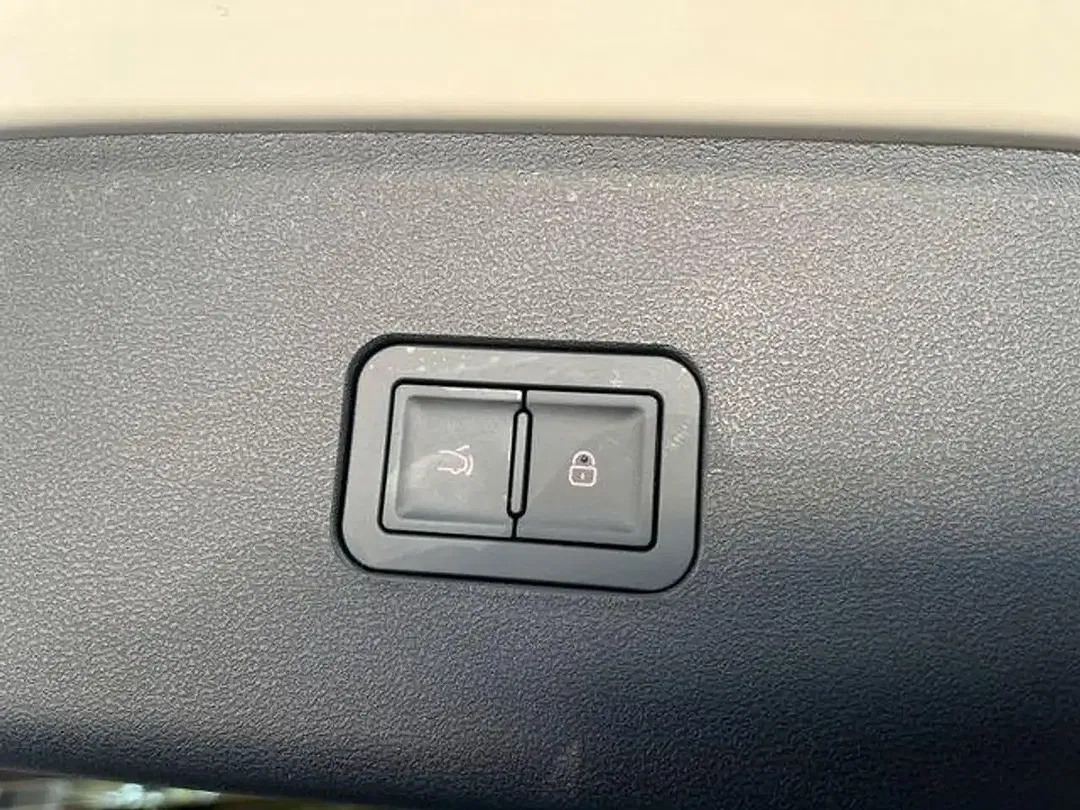 BYD Seal 6 - Thumbnail 12