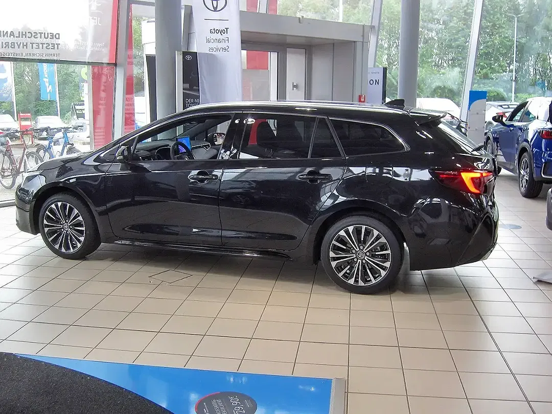 Toyota Corolla - Thumbnail 2